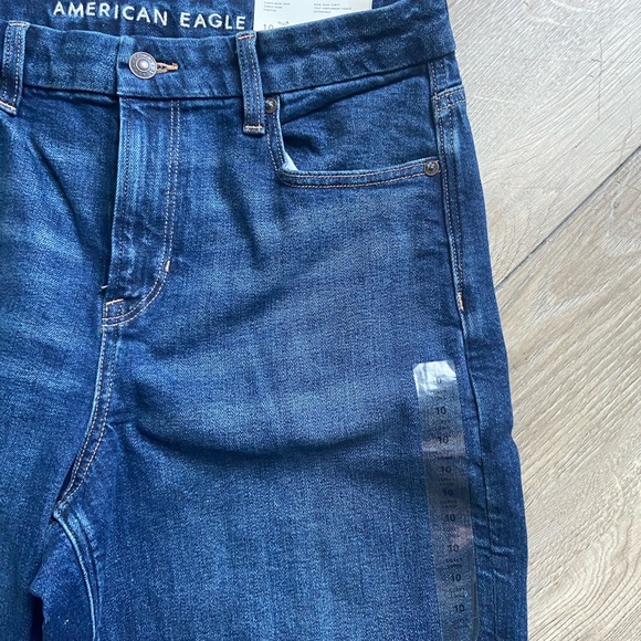 NWT American Eagle Curvy Mom Jeans - Picture 3 of 4